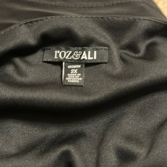 Roz & Ali crepe long sleeve blouse with rhinestone detail - Picture 5 of 6